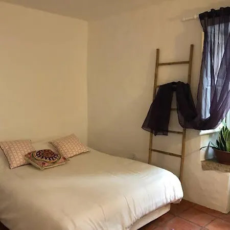 בית נופש The Castle House - Unique Places אובידוס